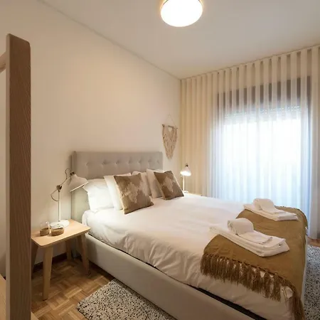 Lovelystay - Genuine Bonfim Balcony Flat * Porto