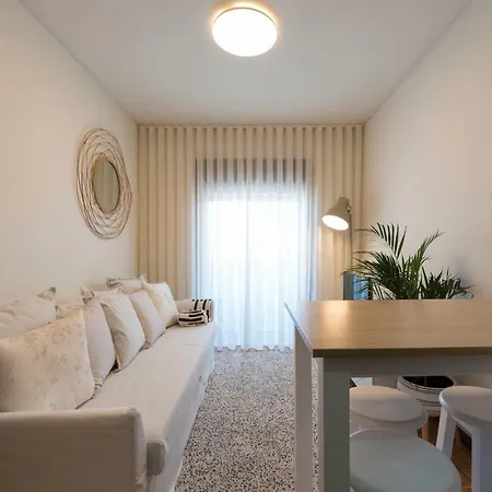 Lovelystay - Genuine Bonfim Balcony Flat Apartment Porto